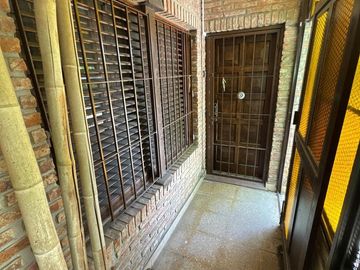 Venta-Casa Chalet de 6 Ambientes - Berazategui Centro