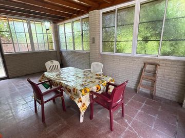 Venta-Casa Chalet de 6 Ambientes - Berazategui Centro