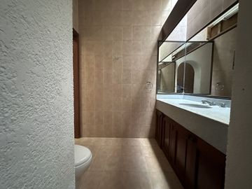 EN VENTA RESIDENCIA EN LA COLONIA CHUBURNA DE HIDALGO. MÉRIDA YUC.