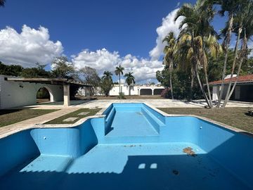 EN VENTA RESIDENCIA EN LA COLONIA CHUBURNA DE HIDALGO. MÉRIDA YUC.