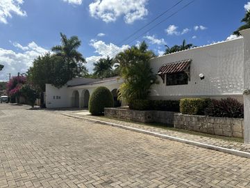 EN VENTA RESIDENCIA EN LA COLONIA CHUBURNA DE HIDALGO. MÉRIDA YUC.