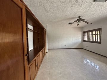 EN VENTA RESIDENCIA EN LA COLONIA CHUBURNA DE HIDALGO. MÉRIDA YUC.