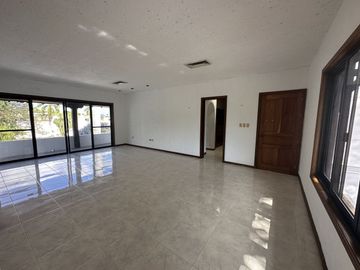 EN VENTA RESIDENCIA EN LA COLONIA CHUBURNA DE HIDALGO. MÉRIDA YUC.