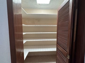 EN VENTA RESIDENCIA EN LA COLONIA CHUBURNA DE HIDALGO. MÉRIDA YUC.