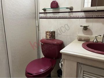 Edificio con local comercial y departamentos en VENTA en Gomez Palacio, Durango.