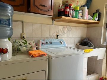 Edificio con local comercial y departamentos en VENTA en Gomez Palacio, Durango.