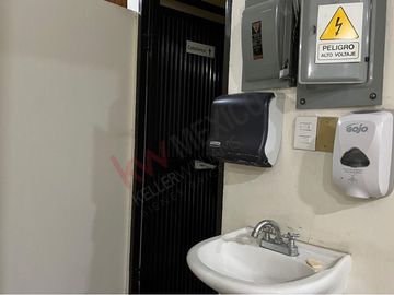 Edificio con local comercial y departamentos en VENTA en Gomez Palacio, Durango.