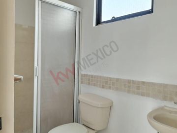 CASA EN VENTA EN PRIVADA, CERCA DE ACCESO NORTE Y BOULEVARD RIO SANTIAGO