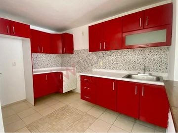 CASA EN VENTA EN PRIVADA, CERCA DE ACCESO NORTE Y BOULEVARD RIO SANTIAGO