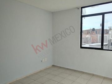 CASA EN VENTA EN PRIVADA, CERCA DE ACCESO NORTE Y BOULEVARD RIO SANTIAGO
