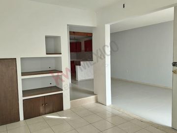 CASA EN VENTA EN PRIVADA, CERCA DE ACCESO NORTE Y BOULEVARD RIO SANTIAGO