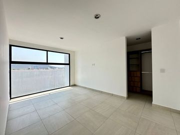 Exclusiva Casa de Autor en Valle de Juriquilla – ¡Gran Ubicación y Lujo!