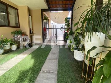 CASA EN VENTA EN PUERTA REAL II - (3)