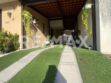 CASA EN VENTA EN PUERTA REAL II - (3)
