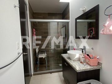CASA EN VENTA EN PUERTA REAL II - (3)