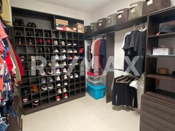 CASA EN VENTA EN PUERTA REAL II - (3)