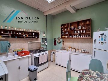 Casa en  la Juan Jaramillo y Hermano Miguel