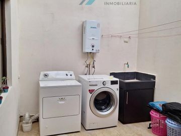 Casa en  venta, dentro de Condominio Privado.