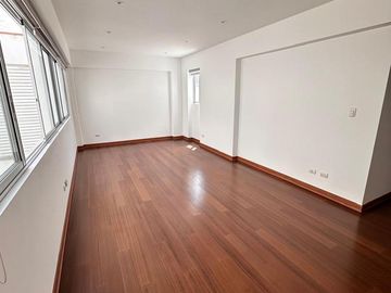 Venta Duplex frente a parque en Aurora, Miraflores