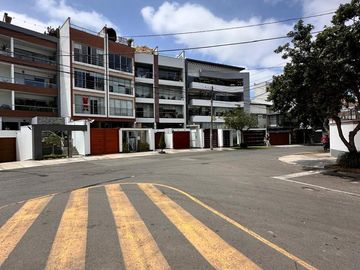 Venta Duplex frente a parque en Aurora, Miraflores