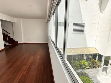 Venta Duplex frente a parque en Aurora, Miraflores