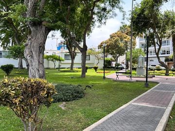 Venta Duplex frente a parque en Aurora, Miraflores