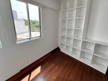 Venta Duplex frente a parque en Aurora, Miraflores
