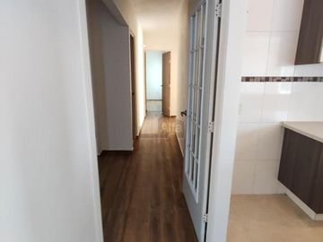 Departamento venta en Zona Esmeralda en planta baja con jardín.
