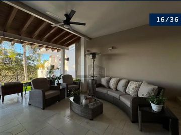 Casa en condominio en venta en El Campanario, Querétaro, Querétaro