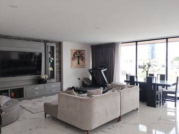 VENTA CASA FRACCIONAMIENTO BOSQUES DE ZAVALETA!!