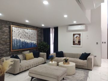 VENTA CASA FRACCIONAMIENTO BOSQUES DE ZAVALETA!!