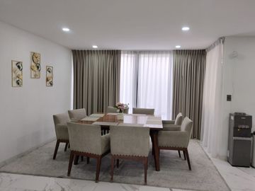 VENTA CASA FRACCIONAMIENTO BOSQUES DE ZAVALETA!!