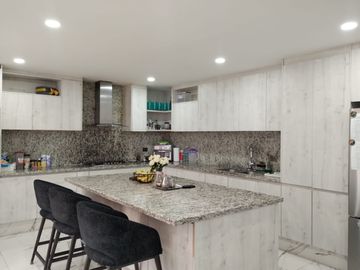 VENTA CASA FRACCIONAMIENTO BOSQUES DE ZAVALETA!!