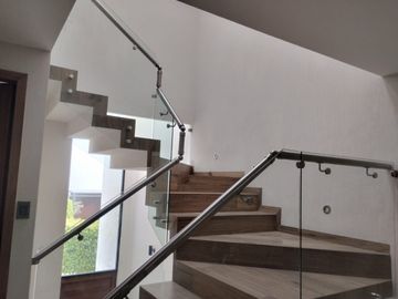 VENTA CASA FRACCIONAMIENTO BOSQUES DE ZAVALETA!!