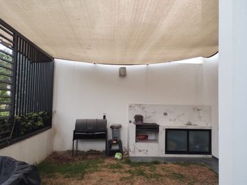 VENTA CASA FRACCIONAMIENTO BOSQUES DE ZAVALETA!!