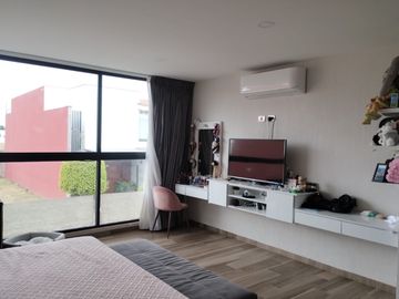 VENTA CASA FRACCIONAMIENTO BOSQUES DE ZAVALETA!!