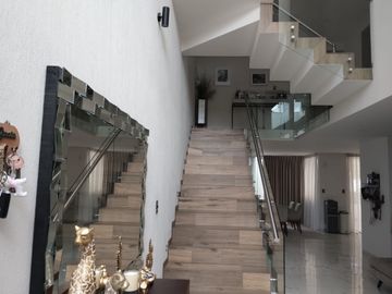 VENTA CASA FRACCIONAMIENTO BOSQUES DE ZAVALETA!!
