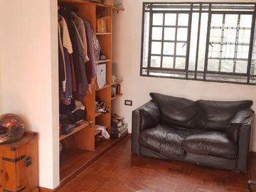 Casa en venta - 3 Dormitorios 2 Baños - Cocheras - 220 mts2 - La Plata