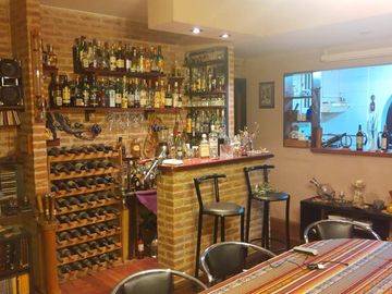Casa en venta - 3 Dormitorios 2 Baños - Cocheras - 220 mts2 - La Plata