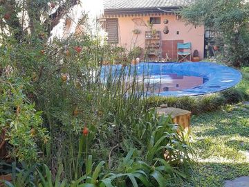 Casa en venta - 3 Dormitorios 2 Baños - Cocheras - 220 mts2 - La Plata
