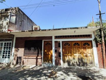 Casa en venta - 2 dormitorios 1 baño - Cochera - 107mts2 - Barrio Norte, La Plata