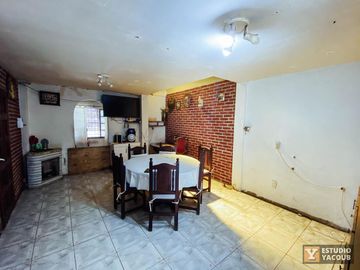 Casa en venta - 2 dormitorios 1 baño - Cochera - 107mts2 - Barrio Norte, La Plata