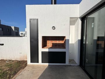 Dúplex en venta SOLARES DE MANANTIALES   | Planta baja
