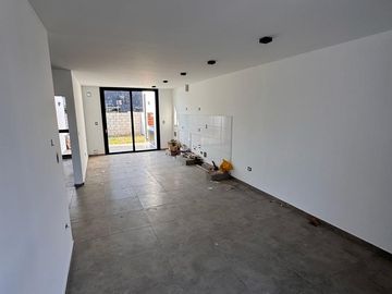 Dúplex en venta SOLARES DE MANANTIALES   | Planta baja
