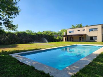 VENTA - CASA - LOTE INTERNO - SANTA CATALINA, VILLANUEVA