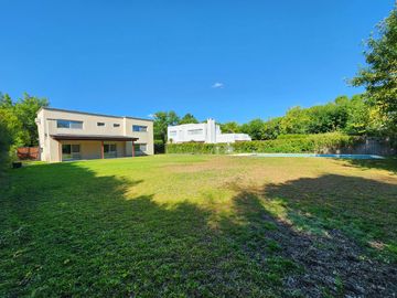 VENTA - CASA - LOTE INTERNO - SANTA CATALINA, VILLANUEVA