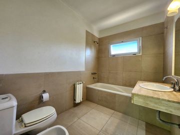 VENTA - CASA - LOTE INTERNO - SANTA CATALINA, VILLANUEVA