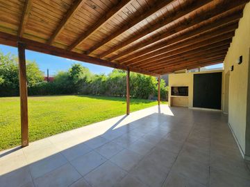 VENTA - CASA - LOTE INTERNO - SANTA CATALINA, VILLANUEVA