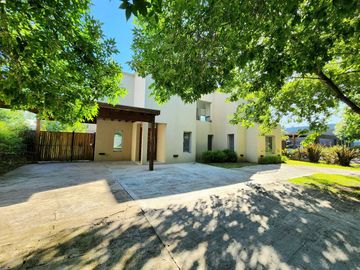 VENTA - CASA - LOTE INTERNO - SANTA CATALINA, VILLANUEVA