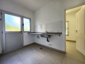 VENTA - CASA - LOTE INTERNO - SANTA CATALINA, VILLANUEVA
